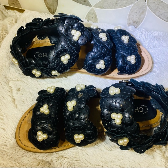 Chanel Black Leather Camellia Flower Flat Sandals - Picture 11 of 14